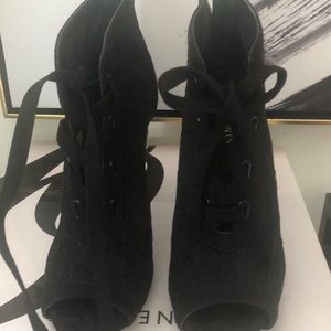 Women’s Black Lace Tie Up Booties by Nine West Size 7.5